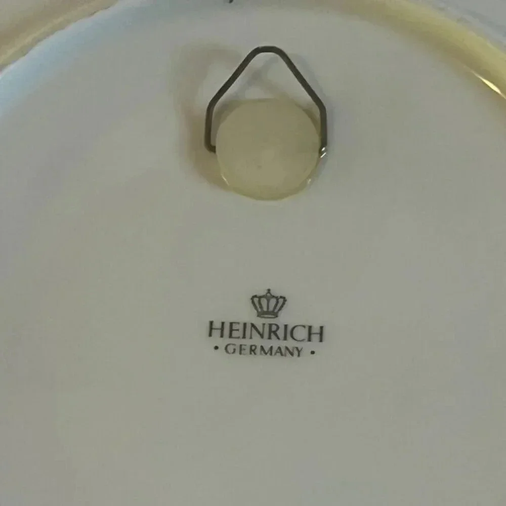 Vintage 1984 Heinrich Germany Blue & White Boy Waiting For Christmas Wall Plate